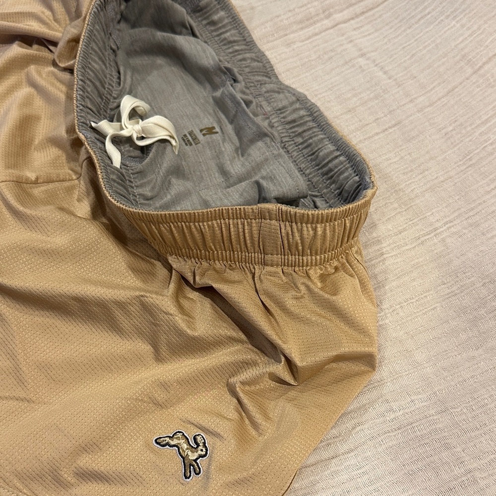 Tracksmith Twilight Split Shorts / Lined - Men’s Medium / Chestnut Color - Picture 4 of 4